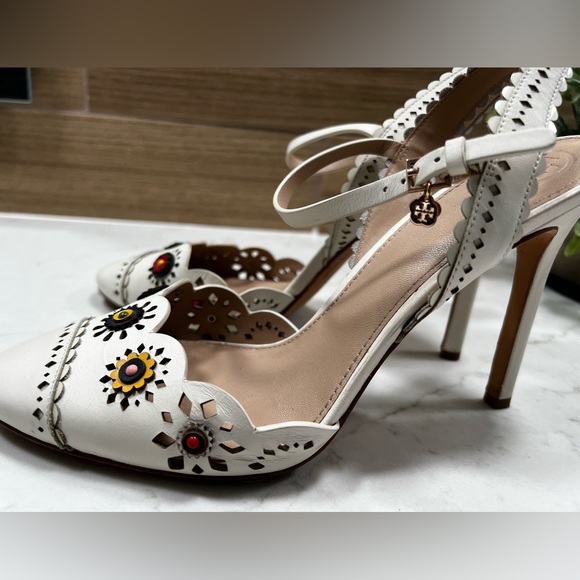 Tory Burch strappy heels, cream colored with beautiful flower detail on the toe - Picture 2 of 5